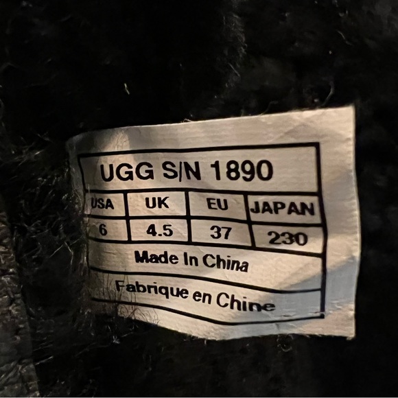 Women’s size 6 UGG Boots - Picture 5 of 5